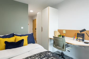 Accessible Platinum En Suite - Image 3